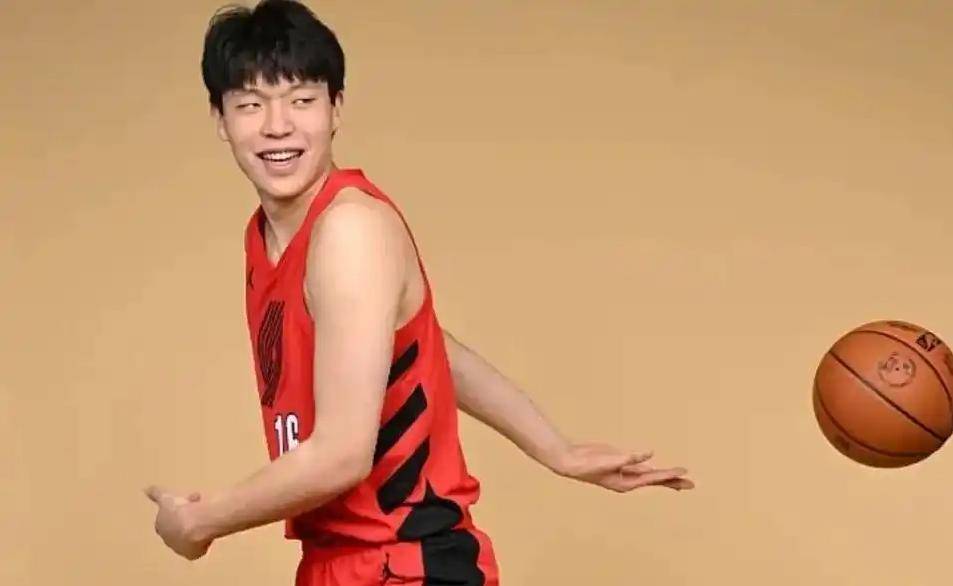 包含杨瀚森15分三分6中3均创新高！开拓者险胜鹈鹕的词条