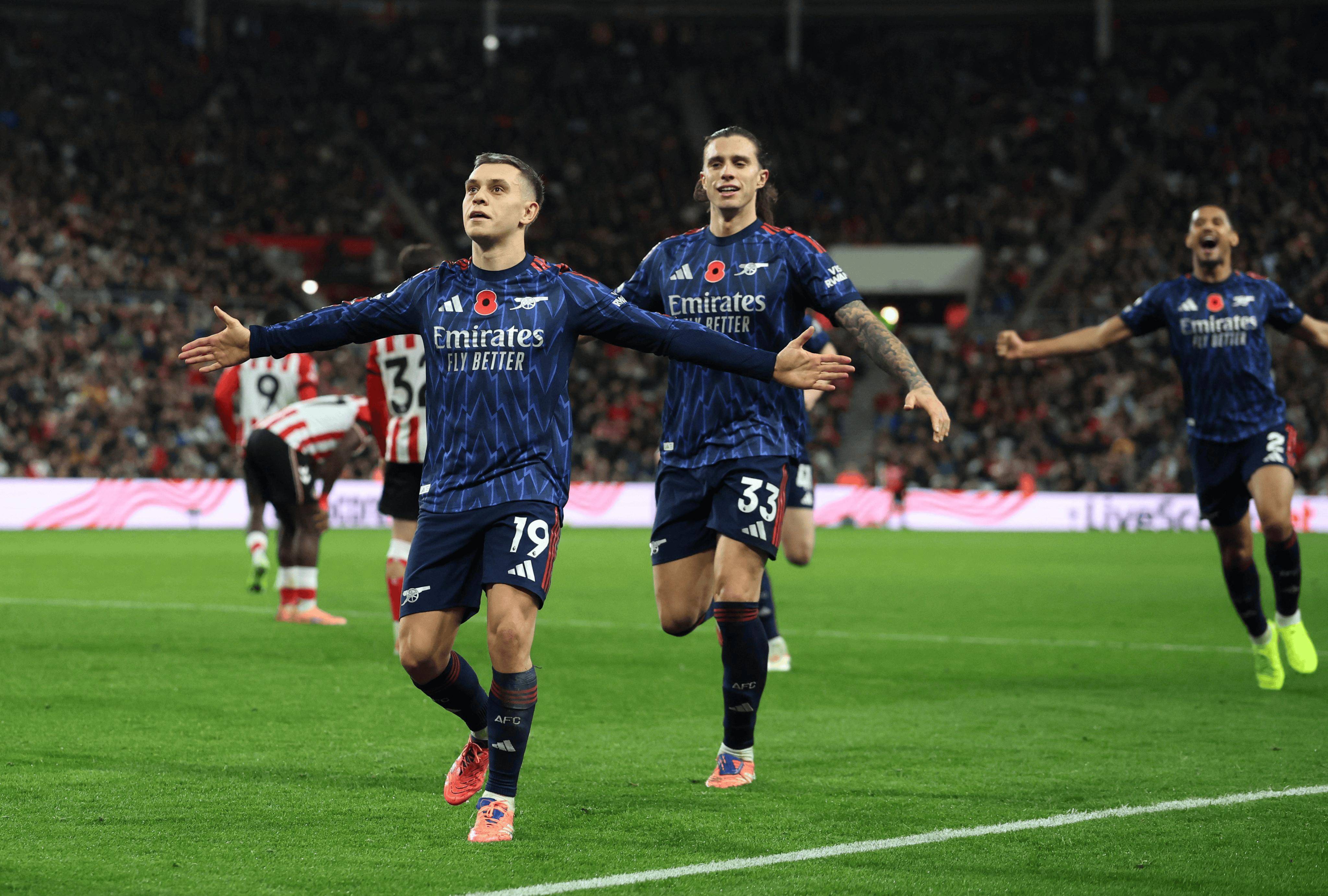 包含阿森纳2025年数据盘点：有四个月保持不败，赖斯的词条