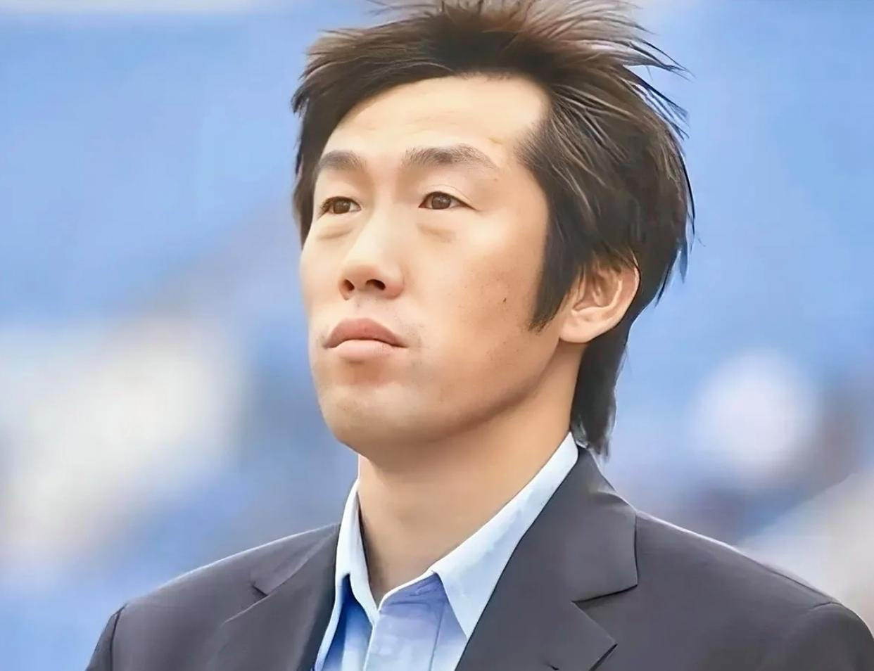 关于足球报:国足选帅是当务之急新帅无疑面临极大的考验的信息