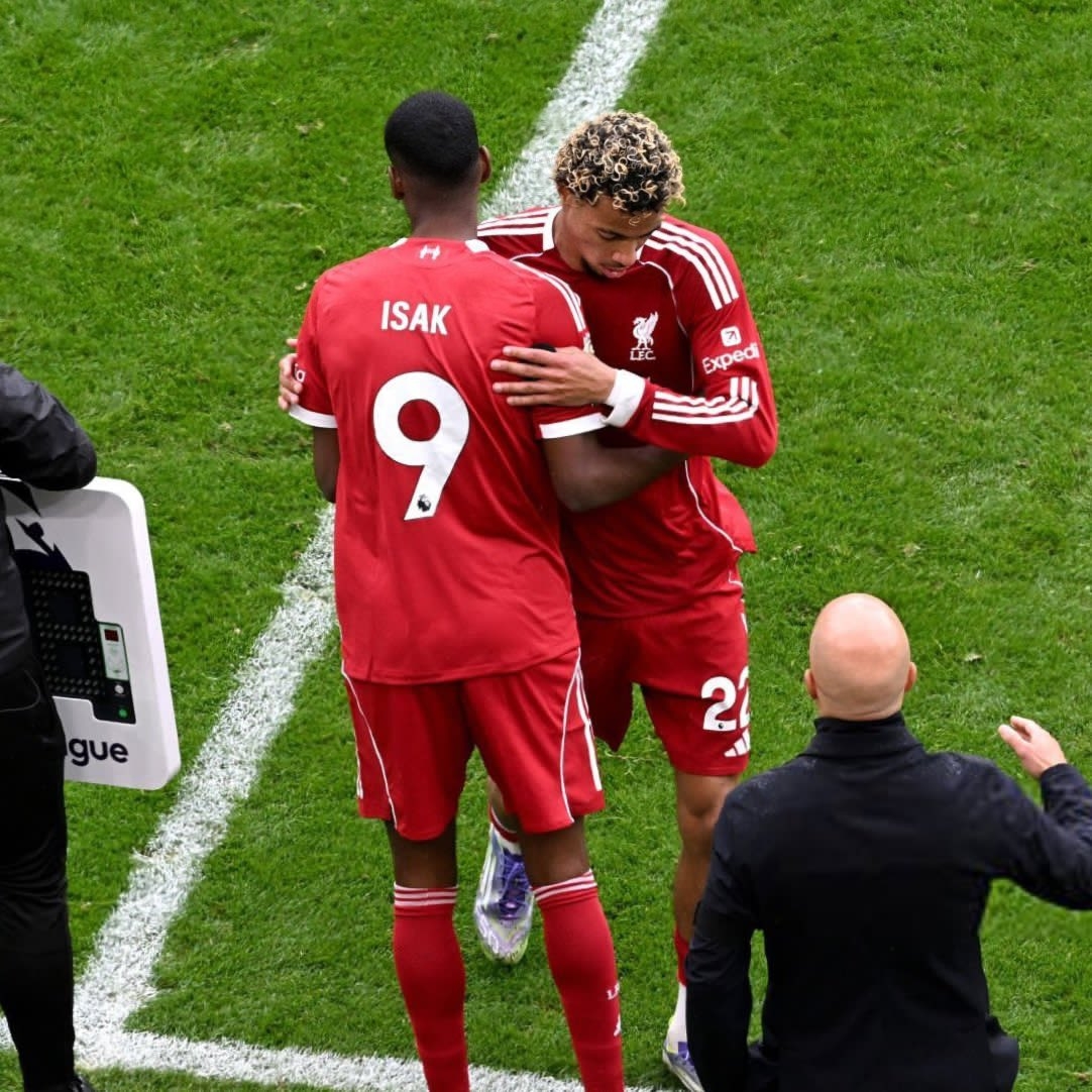 包含利物浦获准与埃基蒂克接触，法兰克福想要接近1亿欧报价的词条