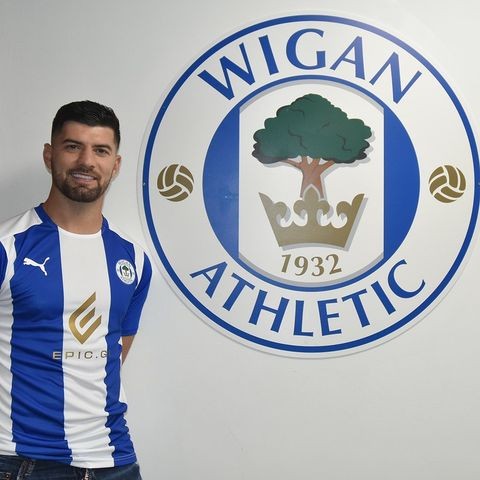 包含利物浦20岁小将伊萨克-马巴亚租借加盟维冈竞技，为期一年的词条