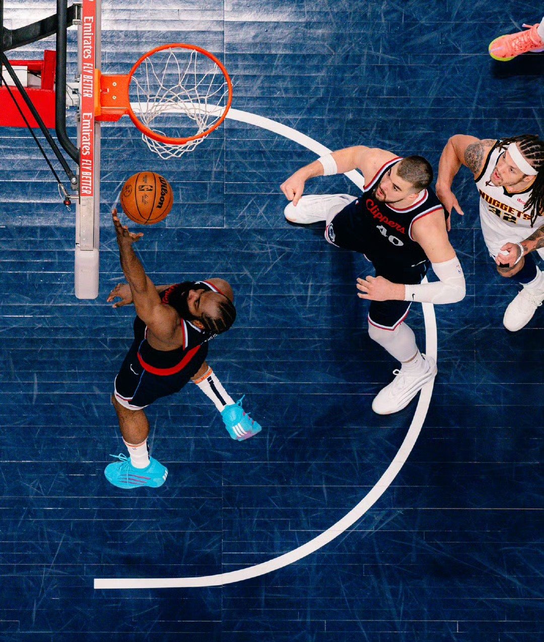 关于字母30+10&准绝杀克尼普尔26分雄鹿险胜黄蜂的信息