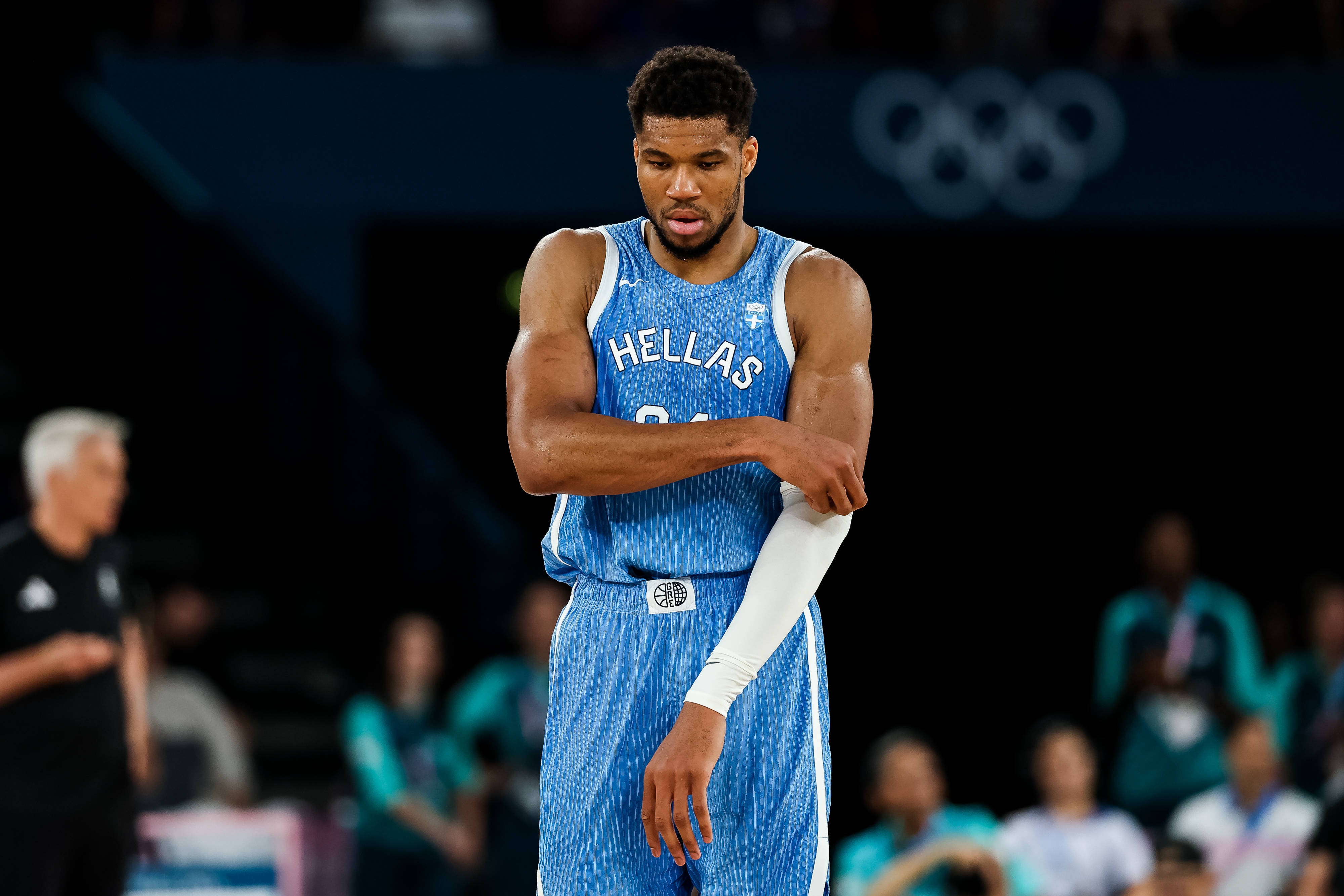 包含活该，雄鹿队主帅里弗斯认为雄鹿队输给奇才队是咎由自取的词条