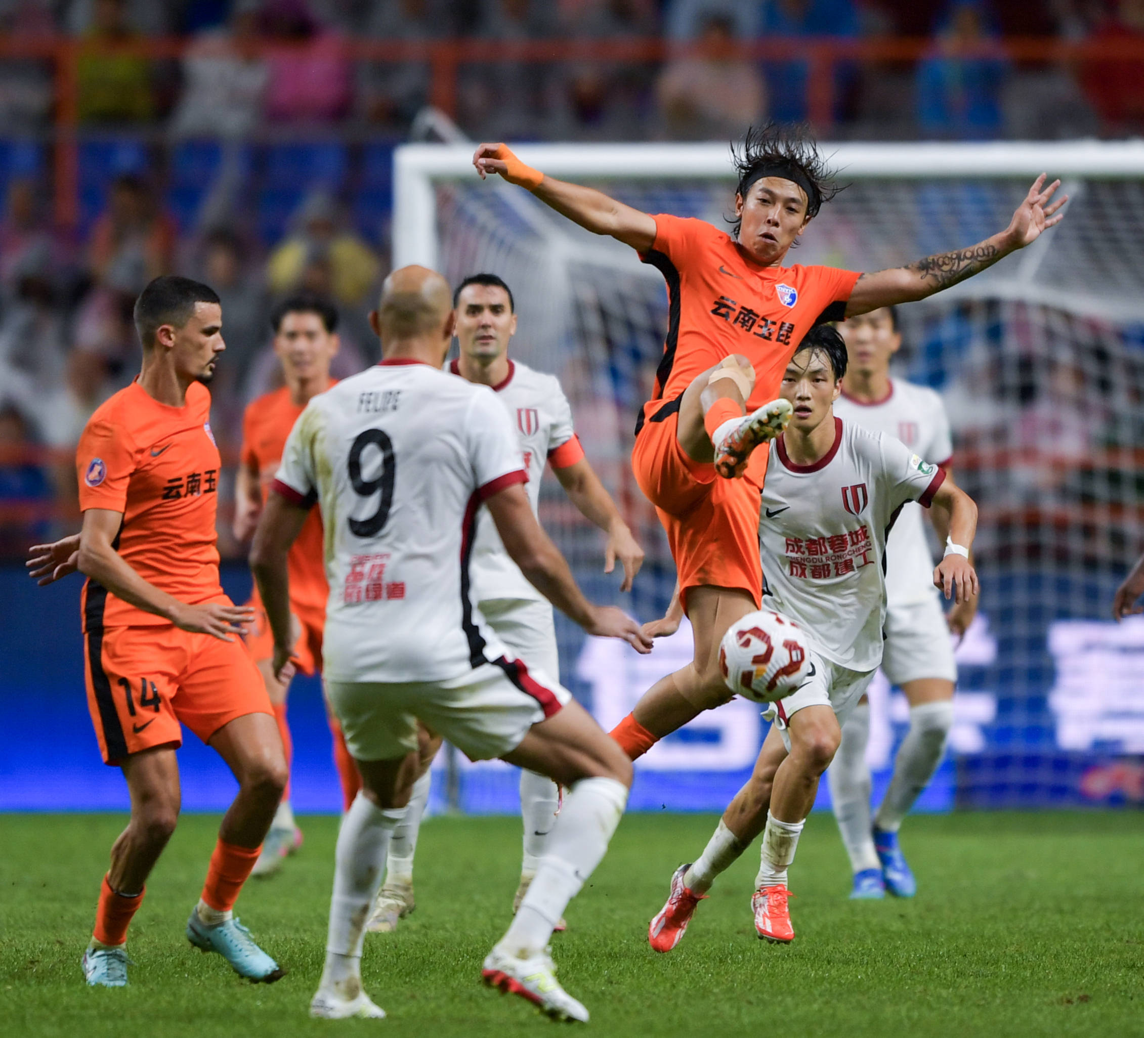 关于成都蓉城中甲第4冲超,3年亚冠4年争冠,这支球队凭的是什么?的信息 关于成都蓉城中甲第4冲超,3年亚冠4年争冠,这支球队凭的是什么?的信息