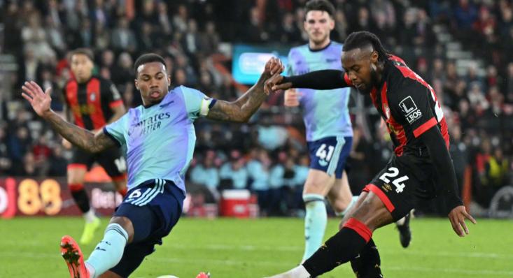 英超5连胜&先赛6分领跑阿森纳客场3-2逆转伯恩茅斯赖斯双响的简单介绍 英超5连胜&先赛6分领跑阿森纳客场3-2逆转伯恩茅斯赖斯双响的简单介绍