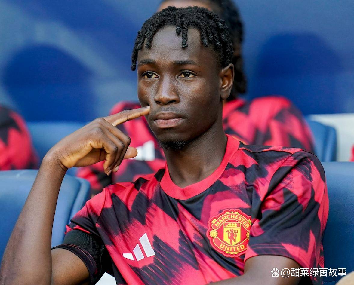 关于曼联成人之美批准青训边锋免费转会，阿莫林坚决留住一线队球员的信息