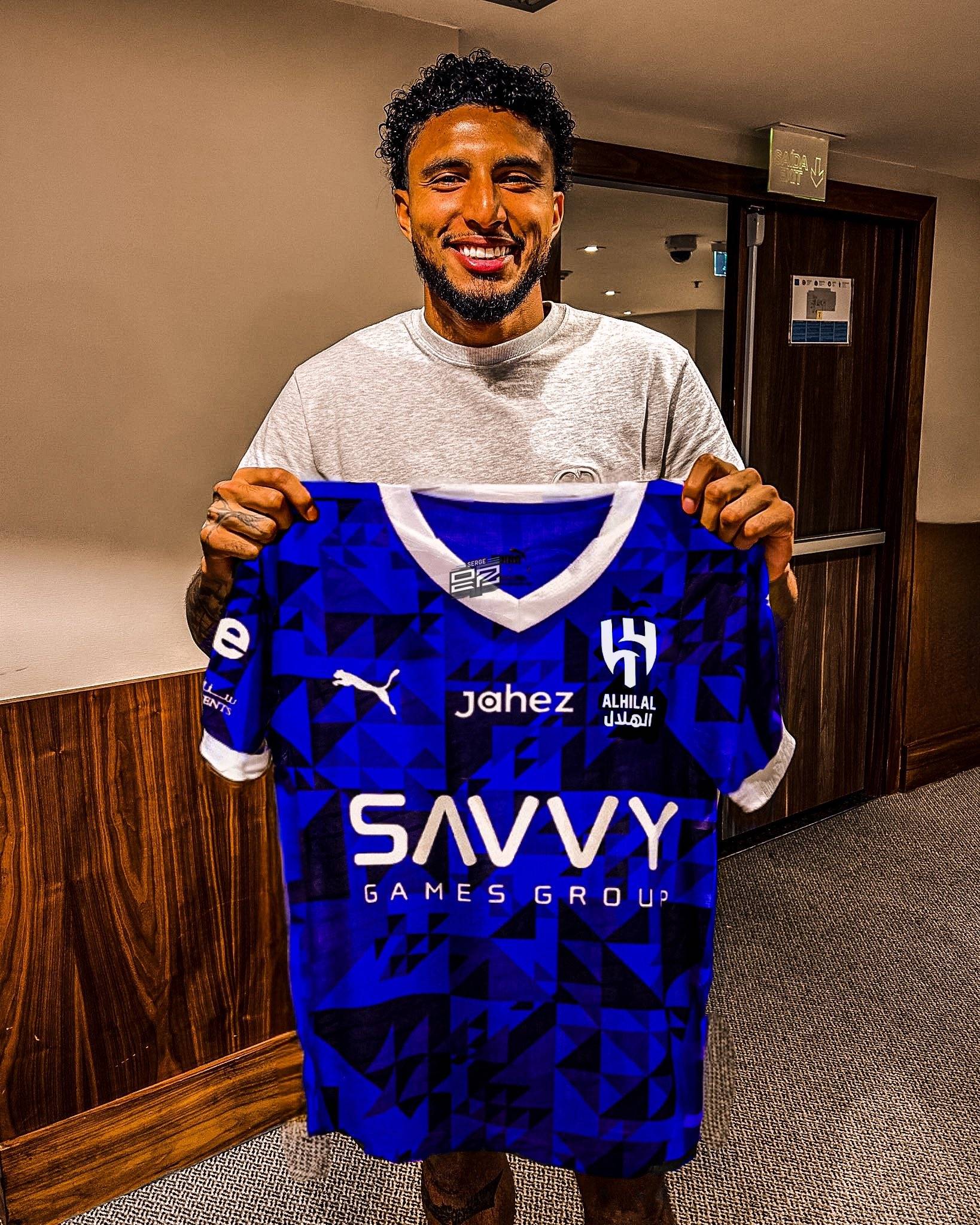 阿莫林又要买旧部：4000万报价昔日中场，曼联转换推进就靠他的简单介绍