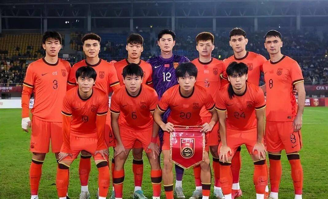 邵佳一首次带队！国足最新集训名单：张玉宁领衔塞鸟韦世豪在列的简单介绍