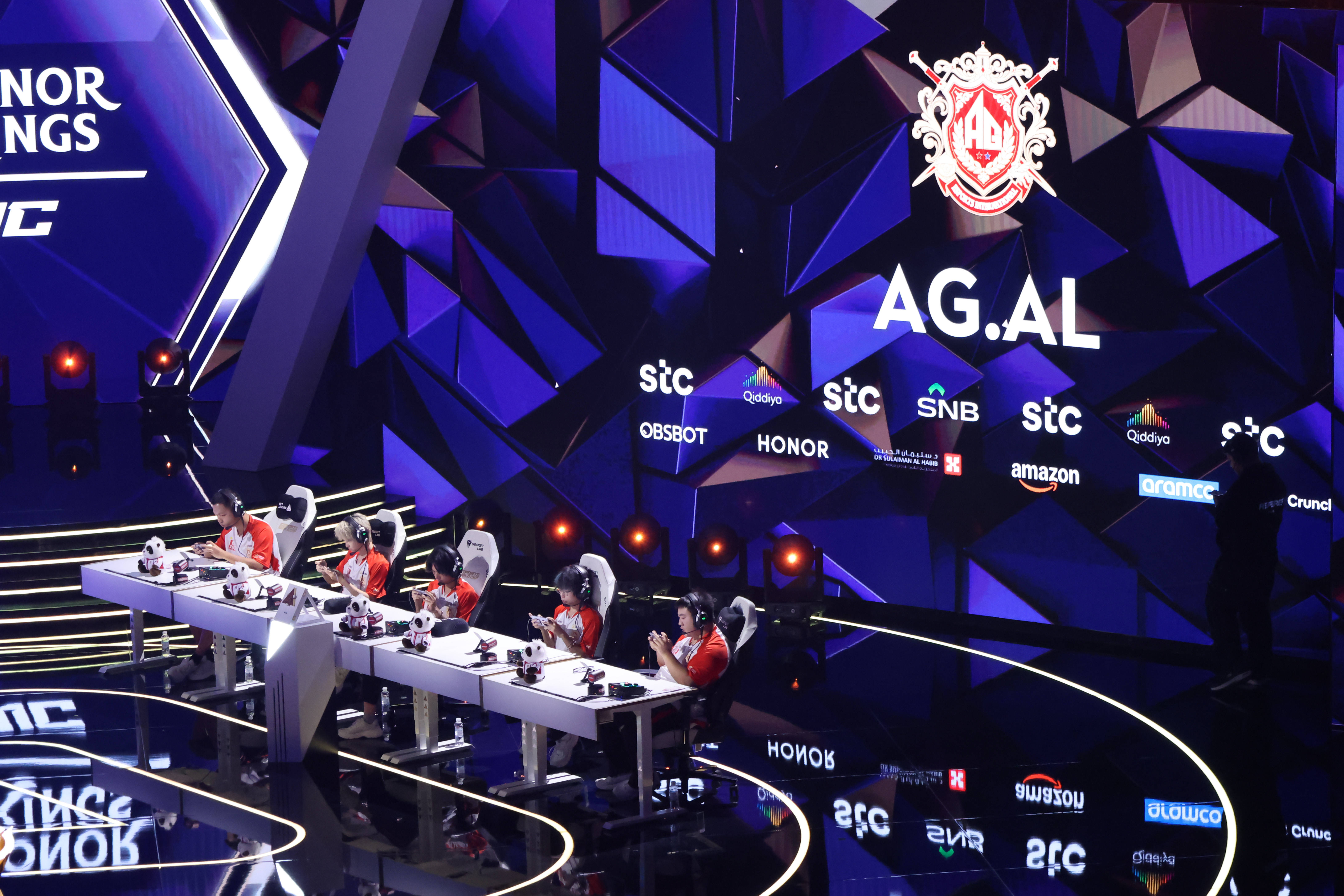 电竞世界杯：G2击败FLY，晋级八强