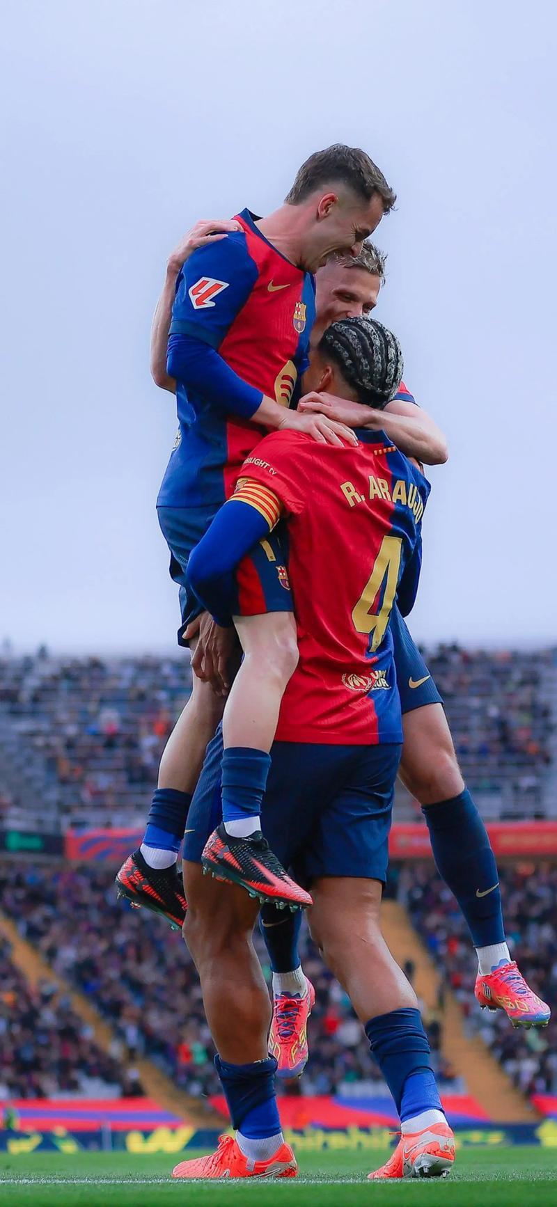 巴萨年轻球员令人惊叹,他们让比赛变 巴萨年轻球员令人惊叹,他们让比赛变