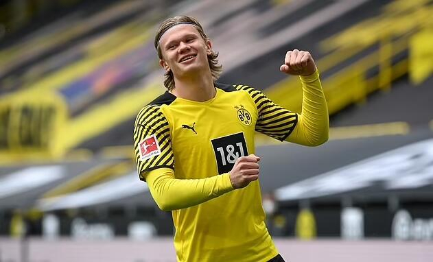 关于多特正与曼城商谈鲍勃转会，还有其他俱乐部对球员感兴趣的信息