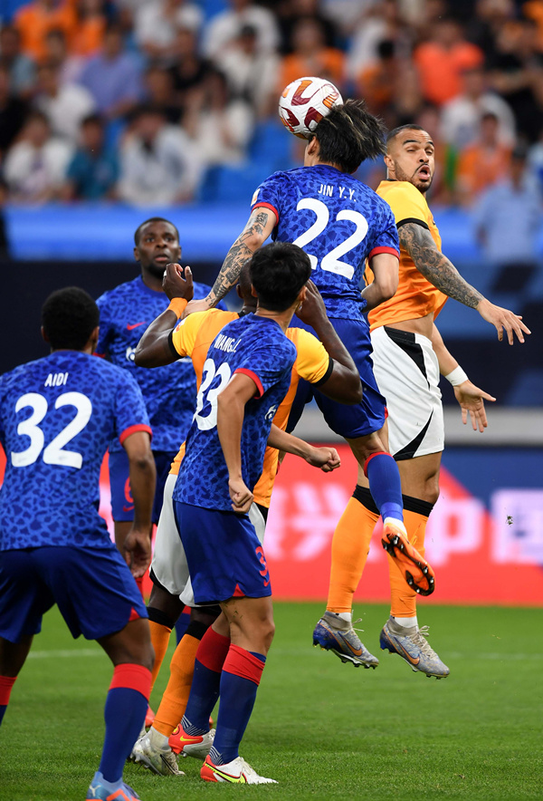 关于小朱+依木兰还有一线机会！申花前锋“姥姥不亲舅舅不爱”？安东尼奥像在豪赌的信息