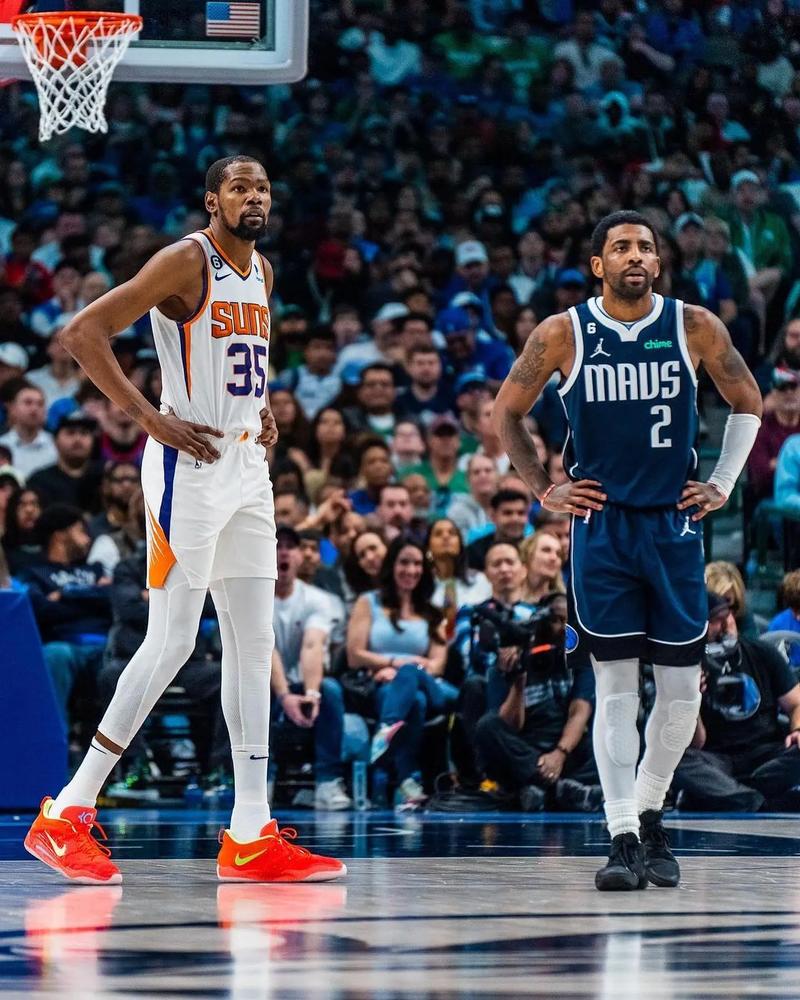 包含戴维斯26+12杜兰特34分独行侠险胜火箭的词条