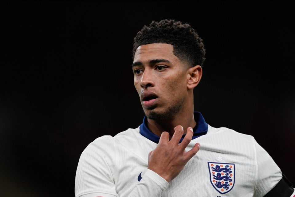 包含拉菲尼亚拒绝领奖，金球奖信任崩塌，贝林厄姆空降引巴西球员发声的词条