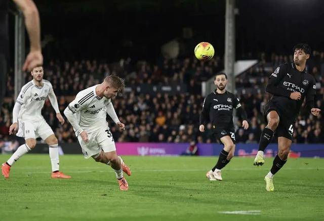 包含哈兰德连续3轮英超哑火+低分曼城遭两连平2轮被阿森纳拉开4分的词条