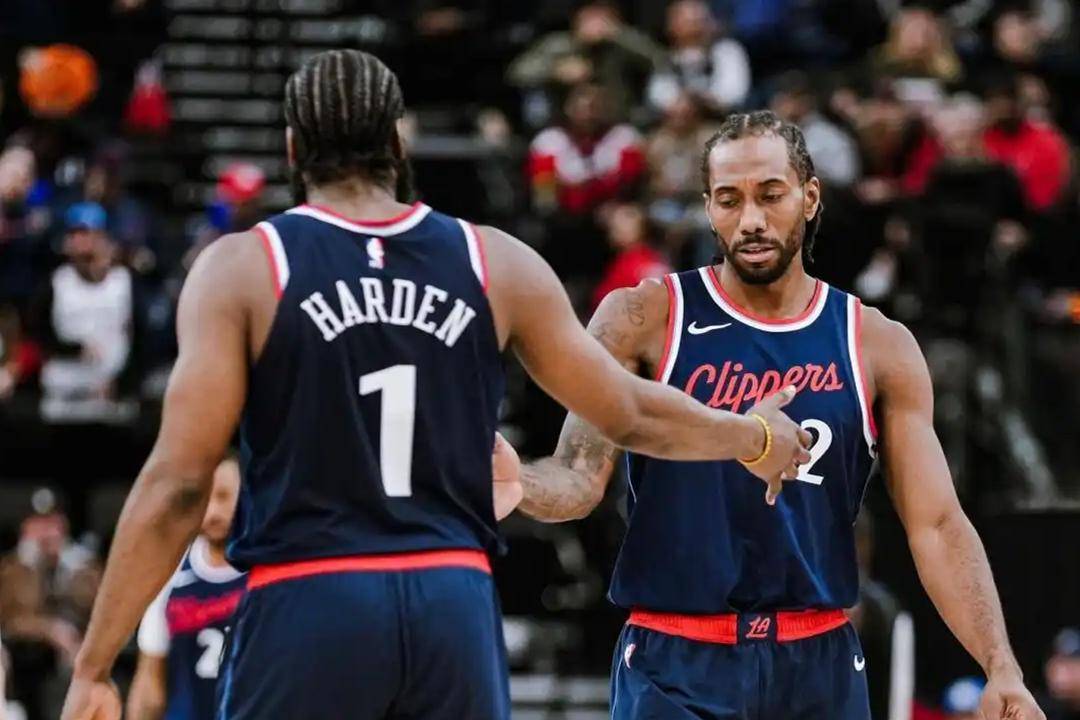 关于45分！伦纳德爆发助快船118-101胜爵士，六连胜成球队转折点的信息