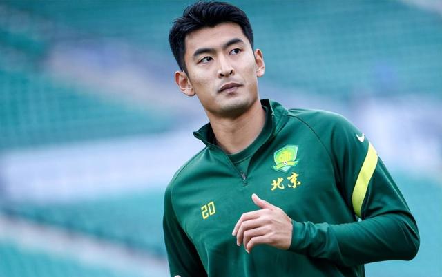 包含重量级签约！北京国安国脚级中锋驰援成都蓉城，据传年薪500万的词条