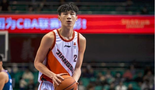 关于易立：我们还是缺少一名能解决问题的小外援，也没做好防守的信息