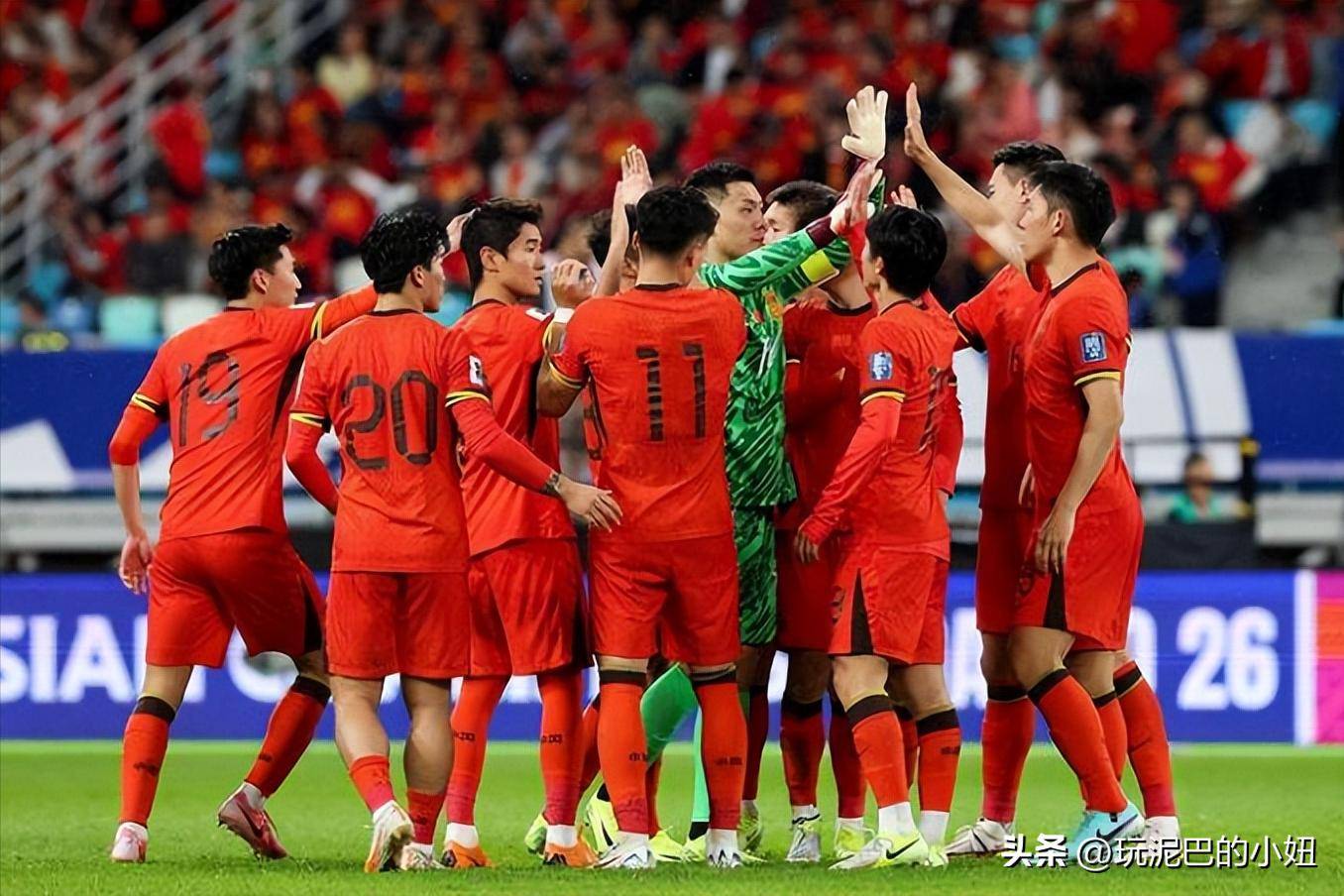 3-0！中国男足太狠，亚足联助攻，吊打苦主，亚洲杯稳出线，CCTV5见证的简单介绍