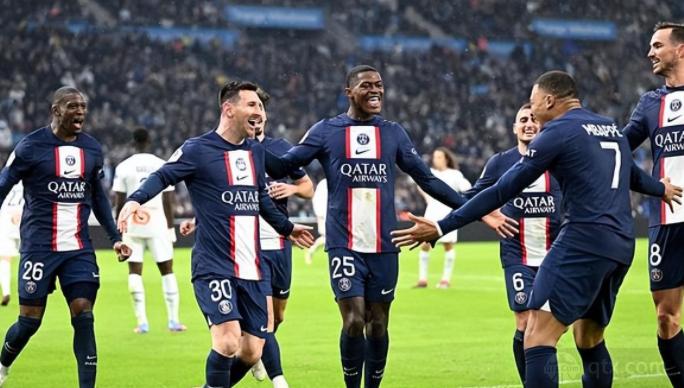 逆袭大黑马出炉：获得8连胜，碾压大巴黎，排名法甲稳居第一的简单介绍