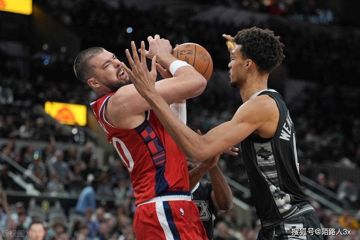 包含NBA-正直播马刺VS开拓者文班亚马伤停的词条